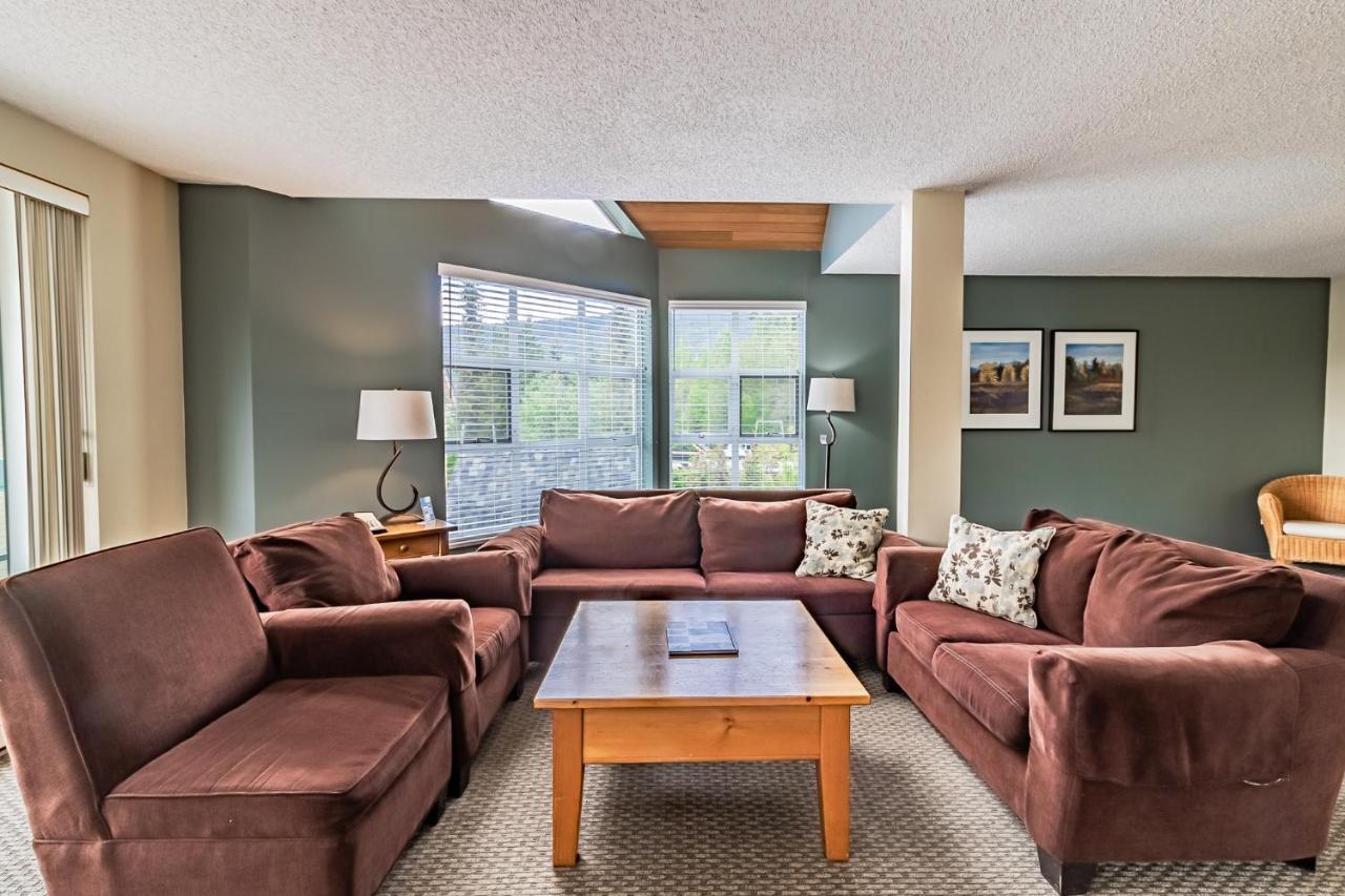 Snowbird Townhouses By Elevate Vacations Whistler Kültér fotó