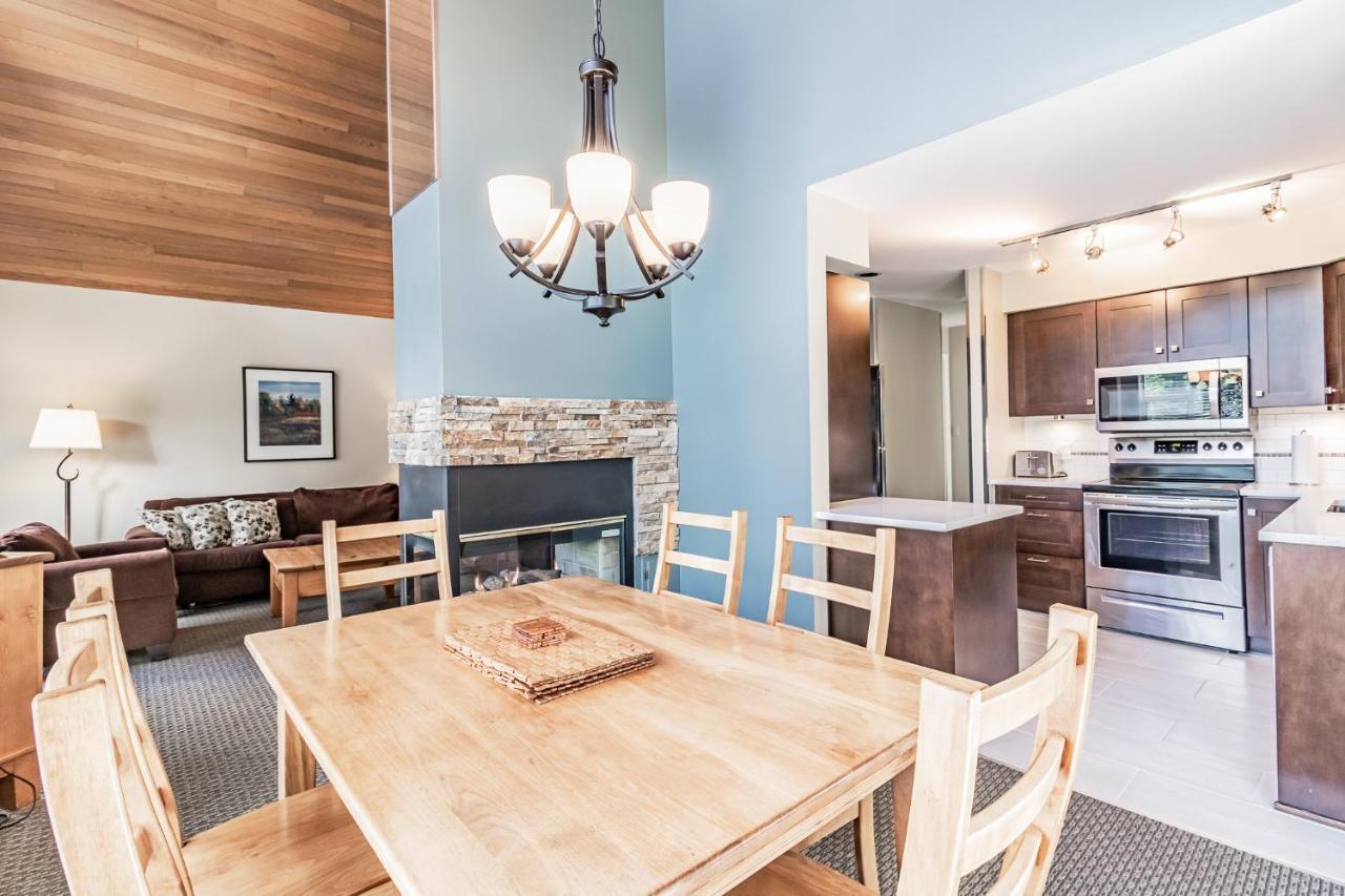 Snowbird Townhouses By Elevate Vacations Whistler Kültér fotó