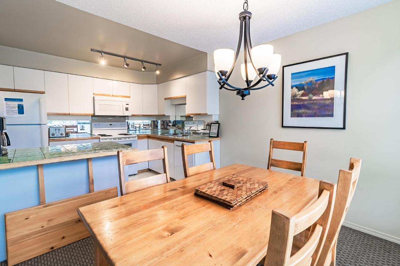 Snowbird Townhouses By Elevate Vacations Whistler Kültér fotó
