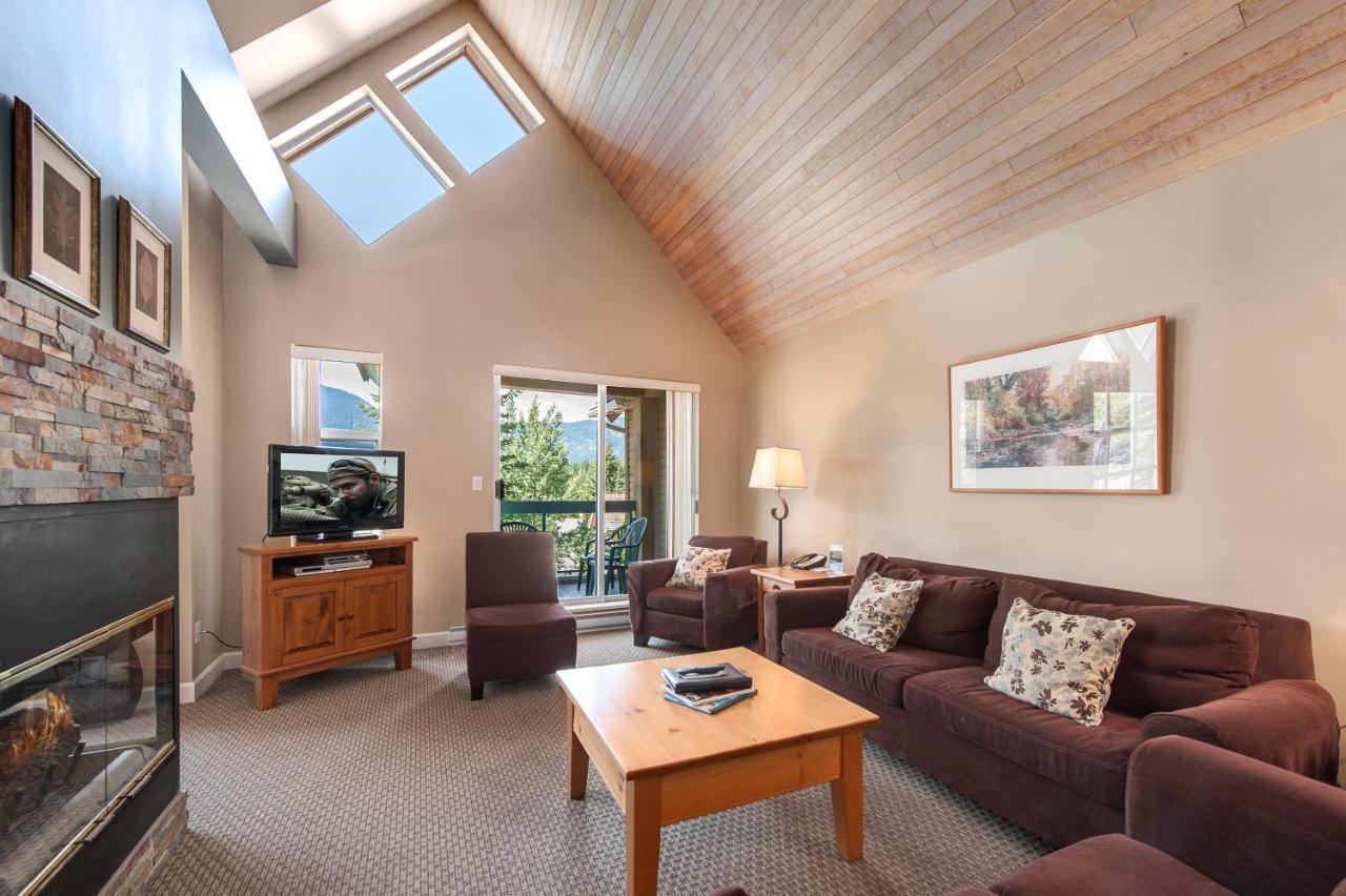 Snowbird Townhouses By Elevate Vacations Whistler Kültér fotó