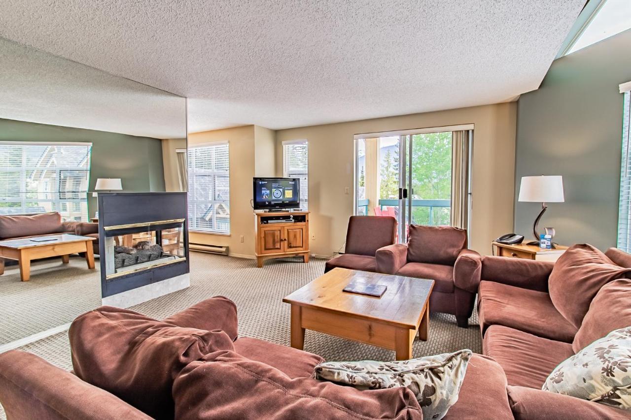 Snowbird Townhouses By Elevate Vacations Whistler Kültér fotó